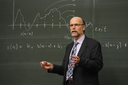 Physics professor explain the simple act of BKLUP - Osocio
